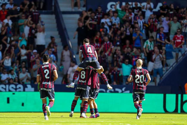August 29, 2026, Valencia, Valencia, SPAIN: Enzo Bardeli of Levante UD celebrates a goal with teammates during the Spanish league, LaLiga EA Sports, football match played between Levante UD and Real Betis Balompie at Ciutat de Valencia stadium on August 29, 2026, in Valencia, Spain. Levante UD V Real Betis Balompie - LaLiga EA Sports  - ZUMAa181 20260829_zaa_a181_058 Copyright: xIvanxTerronx