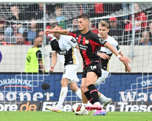 Fussball - Bundesliga - Saison 2026 27 29.08.2025 Ursapharm-Arena SV Elversberg (elv) - Bayer Leverkusen 3:2 Patrik SCHICK (Bayer Leverkusen), mi Fussball - Bundesliga - SV Elversberg *** German Bundesliga Season 2026 27 August 29, 2025 Ursapharm Arena SV Elversberg vs. Bayer Leverkusen 3–2 Patrik SCHICK, Bayer Leverkusen, mid German Bundesliga SV Elversberg