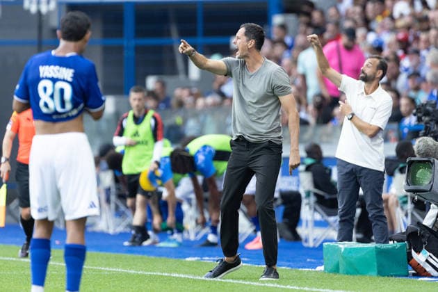 Trainer Dino Toppmoeller (Lens) seen during Ligue 1 26 27 game between teams of RSC Strasbourg and RC Lens at Stade de la Meinau (Benjamin Faes Ball Raw Images) Strasbourg Stade de la Meinau France Copyright: xBenjaminxFaesx 0W4A0550