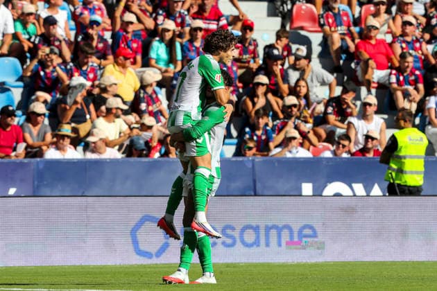 August 29, 2026, Valencia, Valencia, SPAIN: Rodrigo Riquelme of Real Betis Balompie celebrates a goal with teammates during the Spanish league, LaLiga EA Sports, football match played between Levante UD and Real Betis Balompie at Ciutat de Valencia stadium on August 29, 2026, in Valencia, Spain. Valencia SPAIN - ZUMAa181 20260829_zaa_a181_070 Copyright: xIvanxTerronx