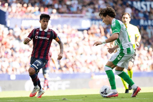 ESP LaLiga EA Sports UD Levante vs. Real Betis Rodrigo Riquelme Reche of Real Betis during the LaLiga EA Sports match between UD Levante and Real Betis, played at the Ciudad de Valencia Stadium in Valencia on August 29, 2026, in Valencia, Spain. Soccer Copyright: xAgenciaxLOFx