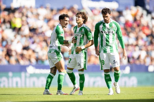 ESP LaLiga EA Sports UD Levante vs. Real Betis Rodrigo Riquelme Reche of Real Betis and Troy Parrott of Real Betis during the LaLiga EA Sports match between UD Levante and Real Betis, played at Ciudad de Valencia Stadium in Valencia on August 29, 2026, in Valencia, Spain. Soccer Copyright: xAgenciaxLOFx