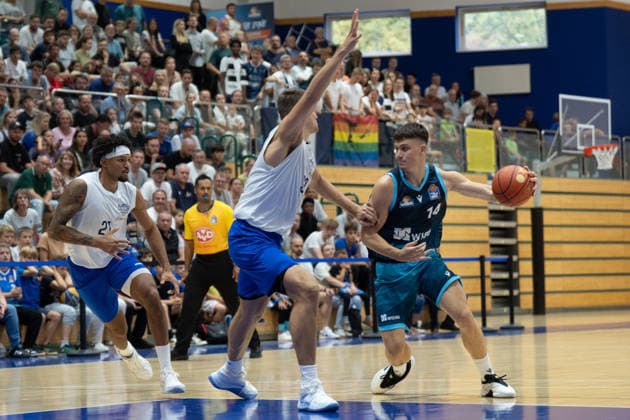 29.08.2026, xhfmx, Basketball Testspiel, Frankfurt Skyliners - MLP Academics Heidelberg v.l. Dusan Nikolic (Skyliners Frankfurt) im Zweikampf mit einem Gegenspieler Frankfurt *** August 29, 2026, xhfmx, Basketball Exhibition Game, Frankfurt Skyliners vs. MLP Academics Heidelberg, featuring Dusan Nikolic of the Frankfurt Skyliners in a one-on-one battle with an opponent, Frankfurt