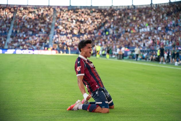 August 29, 2026, Valencia, Alicante, Spain: VALENCIA, SPAIN - AUGUST 29: 7 ROGER BRUGUE celebrates his goal against during the match between Levante UD and Real Betis, from LaLiga EASports, matchweek 3, disputed at the Ciutat de Valencia, Valencia Soccer 2026: Levante UD Vs Real Betis  - ZUMAc290 20260829_zsp_c290_023 Copyright: xJordixCantox