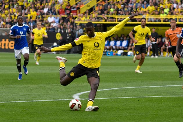 Serhou Guirassy (Dortmund 9) erzielt das Tor zum 1:0 29.08.2026 ¢ Fussball ¢ Borussia Dortmund vs Hamburger SV, Signal Iduna Park, Dortmund, DFB DFL REGULATIONS PROHIBIT ANY USE OF PHOTOGRAPHS AS IMAGE SEQUENCES AND OR QUASI-VIDEO *** Serhou Guirassy of Dortmund scores the goal to make it 1-0 on August 29, 2026 ¢ Soccer ¢ Borussia Dortmund vs. Hamburger SV, Signal Iduna Park, Dortmund, DFB and DFL regulations prohibit any use of photographs as image sequences and or quasi-video Copyright: xpepphotox xSaschaxWeizx pep00321, pep_20260829_hm