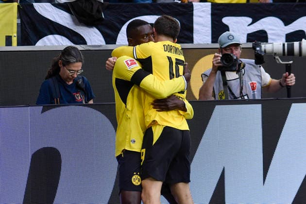 Serhou Guirassy (Dortmund 9) jubelt nach dem Tor zum 1:0 mit der Mannschaft 29.08.2026 ¢ Fussball ¢ Borussia Dortmund vs Hamburger SV, Signal Iduna Park, Dortmund, DFB DFL REGULATIONS PROHIBIT ANY USE OF PHOTOGRAPHS AS IMAGE SEQUENCES AND OR QUASI-VIDEO *** Serhou Guirassy (Dortmund 9) celebrates with his teammates after scoring the 1-0 goal on August 29, 2026 ¢ Soccer ¢ Borussia Dortmund vs. Hamburger SV, Signal Iduna Park, Dortmund, DFB and DFL regulations prohibit any use of photographs as image sequences and or quasi-video Copyright: xpepphotox xSaschaxWeizx pep00321, pep_20260829_hm