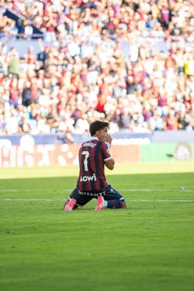 August 29, 2026, Valencia, Alicante, Spain: VALENCIA, SPAIN - AUGUST 29: 7 ROGER BRUGUE fail a goal during the match between Levante UD and Real Betis, from LaLiga EASports, matchweek 3, disputed at the Ciutat de Valencia, Valencia Soccer 2026: Levante UD Vs Real Betis  - ZUMAc290 20260829_zsp_c290_032 Copyright: xJordixCantox