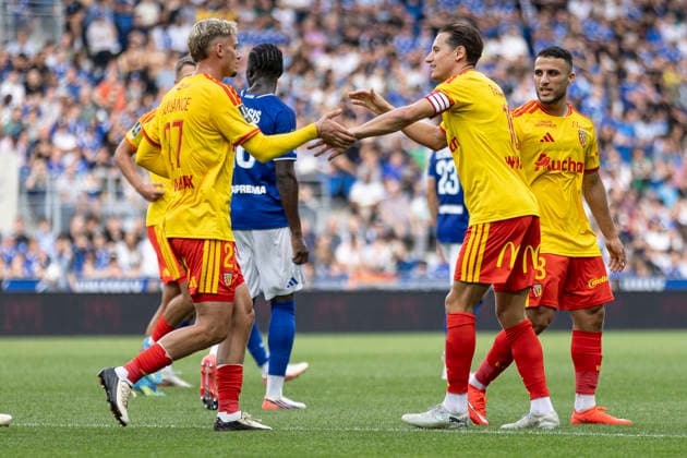 FOOTBALL : Racing Strasbourg vs RC Lens - Ligue 1 J2 Stade de la Meinau - 29 08 2026 Joie des joueurs de l equipe de apres le but de Florian Thauvin 10 (RC Lens)  Copyright: xelyxandroxcegarrax