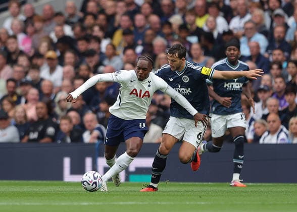 29th August 2026; Tottenham Hotspur Stadium, London, England; Premier League Football, Tottenham Hotspur versus Newcastle United; Mathys Tel of Tottenham Hotspur under pressure from Nico Gonzalez of Newcastle United JohnxPatrickxFletcher