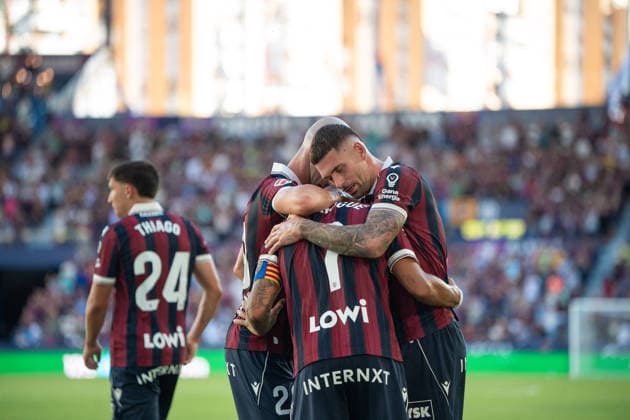 August 29, 2026, Valencia, Alicante, Spain: VALENCIA, SPAIN - AUGUST 29: 7 ROGER BRUGUE celebrates his goal with 20 ORIOL REY and 4 ADRIAN DE LA FUENTE DELA against during the match between Levante UD and Real Betis, from LaLiga EASports, matchweek 3, disputed at the Ciutat de Valencia, Valencia Soccer 2026: Levante UD Vs Real Betis  - ZUMAc290 20260829_zsp_c290_038 Copyright: xJordixCantox