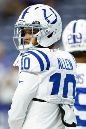 INDIANAPOLIS, IN - AUGUST 29: Indianapolis Colts wide receiver Keenan Allen (10) prior to the start of a NFL, American Football Herren, USA preseason game between the Detroit Lions and the Indianapolis Colts on August 29, 2026 at Lucas Oil Stadium in Indianapolis, IN. (Photo by Jeffrey Brown Icon Sportswire) NFL: AUG 29 Lions at Colts EDITORIAL USE ONLY Icon082926005
