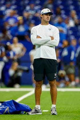 INDIANAPOLIS, IN - AUGUST 29: Indianapolis Colts quarterback Daniel Jones (17) watches the on field action prior to the start of a NFL, American Football Herren, USA preseason game between the Detroit Lions and the Indianapolis Colts on August 29, 2026 at Lucas Oil Stadium in Indianapolis, IN. (Photo by Jeffrey Brown Icon Sportswire) NFL: AUG 29 Lions at Colts EDITORIAL USE ONLY Icon082926006