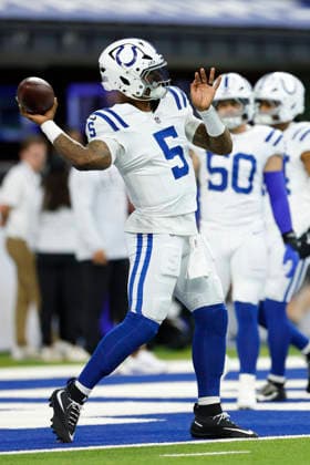 INDIANAPOLIS, IN - AUGUST 29: Indianapolis Colts quarterback Anthony Richardson Sr. (5) warms up prior to the start of a NFL, American Football Herren, USA preseason game between the Detroit Lions and the Indianapolis Colts on August 29, 2026 at Lucas Oil Stadium in Indianapolis, IN. (Photo by Jeffrey Brown Icon Sportswire) NFL: AUG 29 Lions at Colts EDITORIAL USE ONLY Icon082926009