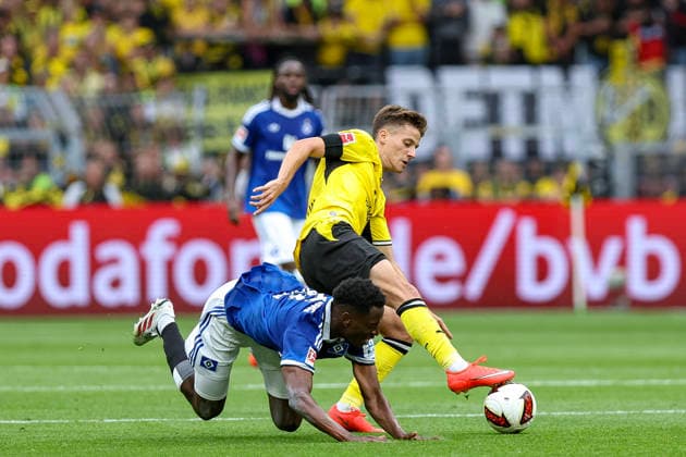 29.08.2026, GER, Fussball, Herren, Bundesliga , Saison 2026 2027, Borussia Dortmund - Hamburger SV Albert Sambi Lokonga (HSV) und Giannis Konstantelias (BVB) im Kampf um den Ball Dortmund Signal-Iduna Park Nordrhein-Westfalen Deutschland *** August 29, 2026, GER, Soccer, Men s, Bundesliga, 2026–2027 Season, Borussia Dortmund vs. Hamburger SV: Albert Sambi Lokonga (HSV) and Giannis Konstantelias (BVB) battle for the ball at Signal Iduna Park in Dortmund, North Rhine-Westphalia, Germany Copyright: xAdrianxSchlüterx