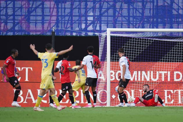 Frosinone™s Raimondo goal 0-1 during the Serie A soccer match between Fiorentina and Frosinone at the Artemio Franchi Stadium in Florence, north Italy - Saturday, August 29, 2026 -  Copyright: xMassimoxPaolone LaPressex