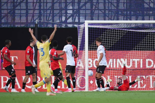 Frosinone™s Raimondo goal 0-1 during the Serie A soccer match between Fiorentina and Frosinone at the Artemio Franchi Stadium in Florence, north Italy - Saturday, August 29, 2026 -  Copyright: xMassimoxPaolone LaPressex