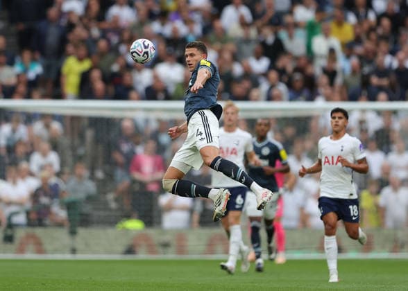 29th August 2026; Tottenham Hotspur Stadium, London, England; Premier League Football, Tottenham Hotspur versus Newcastle United; Sven Botman of Newcastle United heading the ball to Lewis Hall of Newcastle United JohnxPatrickxFletcher