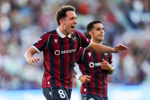 August 29, 2026, Valencia, Valencia, SPAIN: Jon Ander Olasagasti of Levante UD celebrates a goal with teammates during the Spanish league, LaLiga EA Sports, football match played between Levante UD and Real Betis Balompie at Ciutat de Valencia stadium on August 29, 2026, in Valencia, Spain. Valencia SPAIN - ZUMAa181 20260829_zaa_a181_099 Copyright: xIvanxTerronx