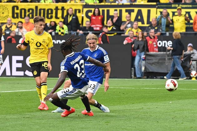 Giannis KONSTANTELIAS (DO) schiesst das Tor zum 2:0 Fussball 1. Bundesliga, 1.Spieltag, matchday1, Spieltag1, Borussia Dortmund (DO) - Hamburger Verein HSV (HH) am 29.08.2026 in Dortmund Deutschland. DFL regulations prohibit any use of photographs as image sequences and or quasi-video Â *** Giannis KONSTANTELIAS (DO) scores the goal to make it 2-0 in Soccer 1 Bundesliga, Matchday 1, Borussia Dortmund (DO) vs. Hamburger Sport Verein (HSV) (HH) on August 29, 2026, in Dortmund, Germany. DFL regulations prohibit any use of photographs as image sequences and or quasi-video.
