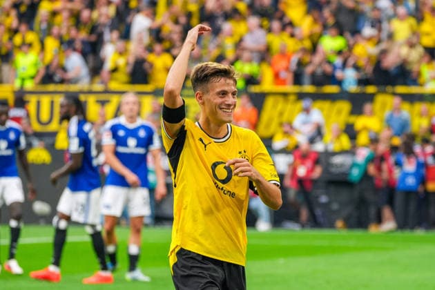 Tor zum 2:0 für Borussia Dortmund durch Giannis Konstantelias (Borussia Dortmund, 45), Torjubel, Jubel, Freude, Emotionen, Deutschland: Fussball, Bundesliga, Saison 2026 27, 1. Spieltag, 29.08.2026, Borussia Dortmund vs Hamburger SV, Signal-Iduna-Park (Dortmund, Nordrhein-Westfalen) *** Borussia Dortmund scores the 2–0 goal through Giannis Konstantelias, Borussia Dortmund, 45, goal celebration, cheering, joy, emotions, German soccer, Bundesliga, 2026–27 season, Matchday 1, August 29, 2026, Borussia Dortmund vs. Hamburger SV, Signal Iduna Park, Dortmund, North Rhine-Westphalia Copyright: xLeonxFrickx