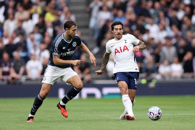 London, England, 29th August 2026. Sandro Tonali of Tottenham Hotspur with Nico Gonzalez of Newcastle during the Tottenham Hotspur vs Newcastle United Premier League match at the Tottenham Hotspur Stadium, London. Picture credit should read: David Klein Sportimage EDITORIAL USE ONLY. No use with unauthorised audio, video, data, fixture lists, club league logos or live services. Online in-match use limited to 120 images, no video emulation. No use in betting, games or single club league player publications. SPI_001_DK_Spurs_Newcastle SPI-4941-0001