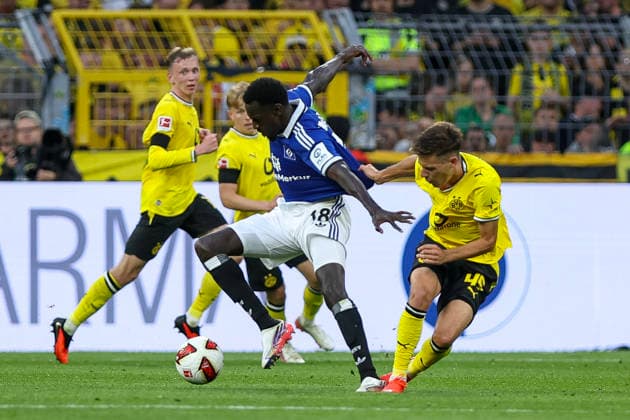 29.08.2026, GER, Fussball, Herren, Bundesliga , Saison 2026 2027, Borussia Dortmund - Hamburger SV Bakery Jatta (HSV) und Giannis Konstantelias (BVB) im Kampf um den Ball Dortmund Signal-Iduna Park Nordrhein-Westfalen Deutschland *** August 29, 2026, GER, Soccer, Men s, Bundesliga, 2026–2027 Season, Borussia Dortmund vs. Hamburger SV: Bakery Jatta (HSV) and Giannis Konstantelias (BVB) battle for the ball at Signal Iduna Park in Dortmund, North Rhine-Westphalia, Germany Copyright: xAdrianxSchlüterx