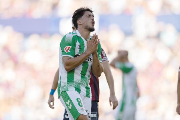 ESP LaLiga EA Sports UD Levante vs. Real Betis Pablo Fornals Malla of Real Betis during the LaLiga EA Sports match between UD Levante and Real Betis, played at the Ciudad de Valencia Stadium in Valencia on August 29, 2026, in Valencia, Spain. Soccer Copyright: xAgenciaxLOFx