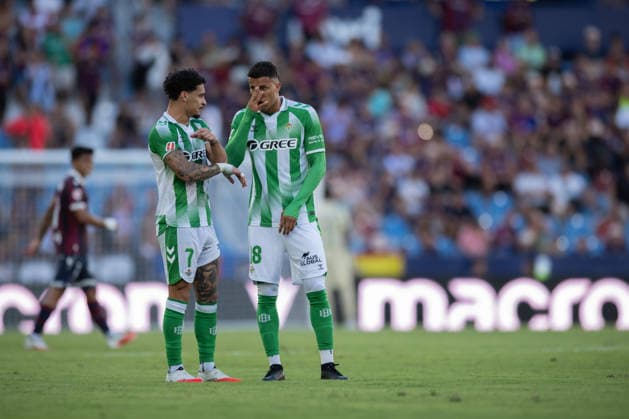 ESP LaLiga EA Sports UD Levante vs. Real Betis Antony Matheus Dos Santos of Real Betis and Nelson Alexander Deossa Suarez of Real Betis during the LaLiga EA Sports match between UD Levante and Real Betis, played at the Ciudad de Valencia Stadium in Valencia on August 29, 2026, in Valencia, Spain. Soccer Copyright: xAgenciaxLOFx