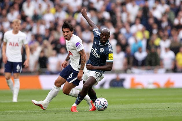London, England, 29th August 2026. Jan Paul van Hecke of Tottenham Hotspur with Yoane Wissa of Newcastle United during the Tottenham Hotspur vs Newcastle United Premier League match at the Tottenham Hotspur Stadium, London. Picture credit should read: David Klein Sportimage EDITORIAL USE ONLY. No use with unauthorised audio, video, data, fixture lists, club league logos or live services. Online in-match use limited to 120 images, no video emulation. No use in betting, games or single club league player publications. SPI_006_DK_Spurs_Newcastle SPI-4941-0006