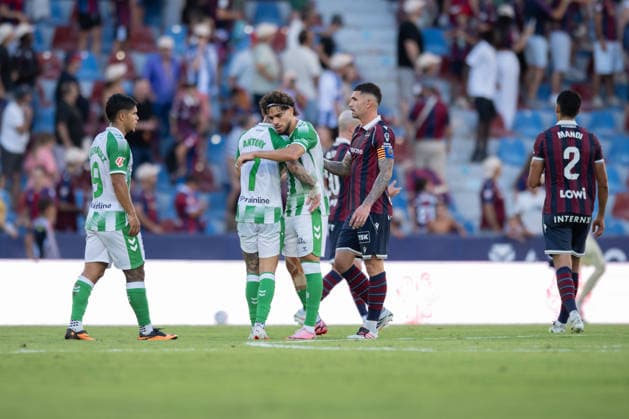ESP LaLiga EA Sports UD Levante vs. Real Betis Antony Matheus Dos Santos of Real Betis and Abdessamad Ezzalzouli of Real Betis during LaLiga EA Sports, between UD Levante and Real Betis, played at Ciudad de Valencia Stadium in Valencia on August 29, 2026, in Valencia, Spain. Soccer Copyright: xAgenciaxLOFx