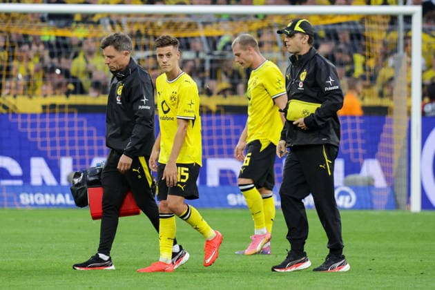 29.08.2026, xgrfx, Fussball 1.Bundesliga, Borussia Dortmund - Hamburger SV v.l. Verletzung, Giannis Konstantelios (Borussia Dortmund) (DFL DFB REGULATIONS PROHIBIT ANY USE OF PHOTOGRAPHS as IMAGE SEQUENCES and or QUASI-VIDEO) Dortmund *** August 29, 2026, xgrfx, Soccer, Bundesliga 1, Borussia Dortmund vs. Hamburger SV, injury, Giannis Konstantelios, Borussia Dortmund, DFL, DFB. REGULATIONS PROHIBIT ANY USE OF PHOTOGRAPHS AS IMAGE SEQUENCES AND OR QUASI-VIDEO, Dortmund