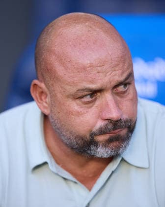 August 29, 2026, San Sebastian, Guipuzcoa, Spain: Manolo Gonzalez head coach of RCD Espanyol looks on prior to the LaLiga EA Sports match between Real Sociedad and RCD Espanyol at Anoeta on August 29, 2026, in San Sebastian, Spain. Real Sociedad V RCD Espanyol De Barcelona - La Liga EA Sports  - ZUMAa181 20260829_zaa_a181_105 Copyright: xRicardoxLarreinax