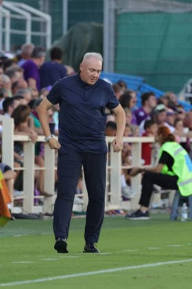 ACF Fiorentina v Frosinone Calcio - Campionato Serie A Head Coach Massimiliano Alvini of Frosinone Calcio during the Italian Serie A football match between ACF Fiorentina and Frosinone Calcio , on August 29 ,2026 at the Artemio-Franchi stadium in Florence. Firenze FI Italy  Copyright: xAndreaxMartinix originalFilename:martini-acffiore260829_np3H3.jpg