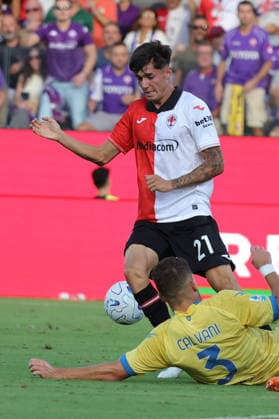 ACF Fiorentina v Frosinone Calcio - Campionato Serie A Victor Valdepenas of ACF Fiorentina in action during the Italian Serie A football match between ACF Fiorentina and Frosinone Calcio , on August 29 ,2026 at the Artemio-Franchi stadium in Florence. Firenze FI Italy  Copyright: xAndreaxMartinix originalFilename:martini-acffiore260829_npHmY.jpg