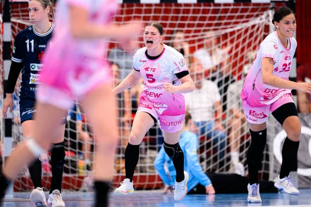 Neckarsulm Central Station, Sportunion Neckarsulm, HSG Bensheim, Auerbach, Isabell Hurst, Bensheim, Cheering, Joy, Emotion, Goal Celebration, Goal Scorers, Goal Scorer, Neckarsulm, Ballei, Baden-Württemberg, Germany