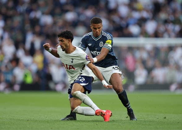 29th August 2026; Tottenham Hotspur Stadium, London, England; Premier League Football, Tottenham Hotspur versus Newcastle United; Omar Marmoush of Tottenham Hotspur under pressure from Malick Thiaw of Newcastle United JohnxPatrickxFletcher