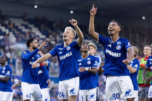 Strasbourg celebrating seen during Ligue 1 26 27 game between teams of RSC Strasbourg and RC Lens at Stade de la Meinau (Benjamin Faes Ball Raw Images) Strasbourg Stade de la Meinau France Copyright: xBenjaminxFaesx BF1_9533