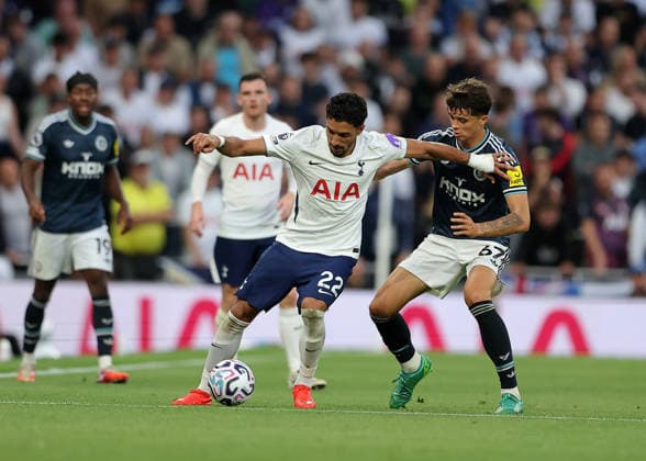 29th August 2026; Tottenham Hotspur Stadium, London, England; Premier League Football, Tottenham Hotspur versus Newcastle United; Omar Marmoush of Tottenham Hotspur under pressure from Lewis Miley of Newcastle United JohnxPatrickxFletcher