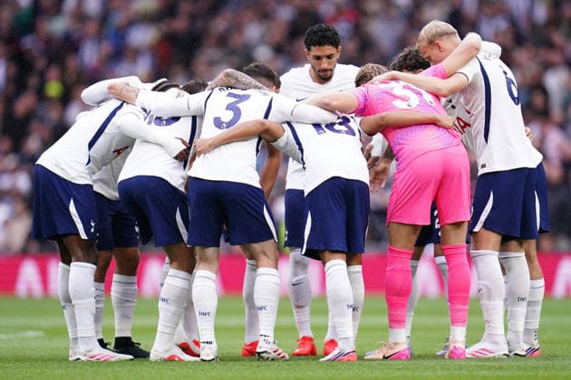 Tottenham Hotspur v Newcastle United - Premier League 2026 27 Tottenham players stand on the pitch ahead of kick-off during the Premier League match between Tottenham Hotspur and Newcastle United at Tottenham Hotspur Stadium in London, United Kingdom, on August 29, 2026. London United Kingdom  Copyright: xNewsxImagesx originalFilename:cosgrove-premierl260829_np9MU.jpg