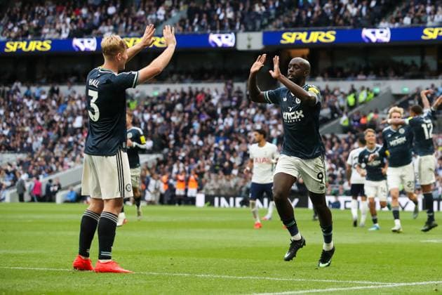 Yoane Wissa of Newcastle United celebrates scoring his team s second goal with teammates Tottenham Hotspur v Newcastle United, Premier League, Football, Tottenham Hotspur Stadium, London, UK, 29 08 2026, England - 29 Aug 2026London Tottenham Hotspur Stadium England United Kingdom EDITORIAL USE ONLY No use with unauthorised audio, video, data, fixture lists, club league logos or live services. Online in-match use limited to 120 images, no video emulation. No use in betting, games or single club league player publications. Copyright: xHanc WiredxPhotos Shutterstockx 17124807az