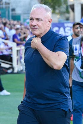 IPA87905579 - Head Coach Massimiliano Alvini (Frosinone) during the ACF Fiorentina vs. Frosinone Calcio Italian Serie A soccer match in Florence, Italy, on August 29, 2026  Copyright: xFabioxFagiolini IPAxSportx xx 87905579