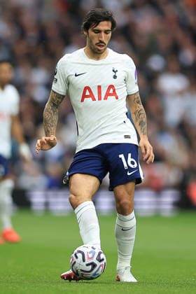 Tottenham Hotspur v Newcastle United, Premier League Tottenham Hotspur Midfielder Sandro Tonali (16) during the Premier League match between Tottenham Hotspur and Newcastle United at Tottenham Hotspur Stadium, London, UK on 29 August 2026. London Tottenham Hotspur Stadium London UK Editorial use only DataCo restrictions apply See www.football-dataco.com , Copyright: xChrisxFoxwellx PSI-24771-0045