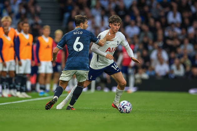 Tottenham Hotspur v Newcastle United, Premier League Tottenham Hotspur Midfielder Archie Gray (14) during the Premier League match between Tottenham Hotspur and Newcastle United at Tottenham Hotspur Stadium, London, UK on 29 August 2026. London Tottenham Hotspur Stadium London UK Editorial use only DataCo restrictions apply See www.football-dataco.com , Copyright: xChrisxFoxwellx PSI-24771-0093