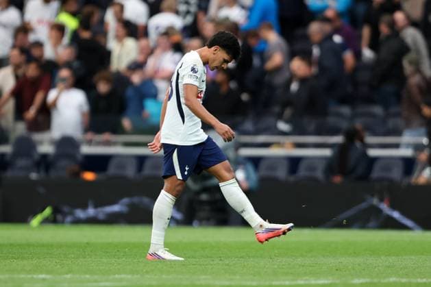 Mateus Fernandes of Tottenham Hotspur dejected after the match Tottenham Hotspur v Newcastle United, Premier League, Football, Tottenham Hotspur Stadium, London, UK, 29 08 2026, England - 29 Aug 2026London Tottenham Hotspur Stadium England United Kingdom EDITORIAL USE ONLY No use with unauthorised audio, video, data, fixture lists, club league logos or live services. Online in-match use limited to 120 images, no video emulation. No use in betting, games or single club league player publications. Copyright: xHanc WiredxPhotos Shutterstockx 17124807bn