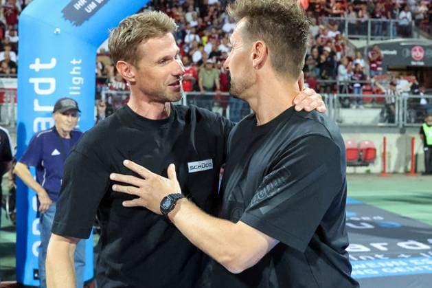 Cheftrainer Oliver Kirch (DSC Arminia Bielefeld) und Chef-Trainer Miroslave Klose (1. FC Nuernberg) begruessen sich vor dem Spiel, 1. FC Nuernberg vs. DSC Arminia Bielefeld, Fussball, Maenner, 2. Bundesliga, Saison 2026 2027, Hinrunde, 3. Spieltag, 29.08.2026 DFB regulations prohibit any use of photographs as image sequences and or quasi-video Nuernberg Bayern Deutschland *** Head Coach Oliver Kirch of DSC Arminia Bielefeld and Head Coach Miroslave Klose of 1. FC Nuremberg greet each other before the game, 1. FC Nuremberg vs. DSC Arminia Bielefeld, Soccer, Men’s, 2. Bundesliga, 2026–2027 season, First Half of the Season, Matchday 3, August 29, 2026. DFB regulations prohibit any use of photographs as image sequences and or quasi-video. Nuremberg, Bavaria, Germany Copyright: xkolbert-press MartinxAgüerax