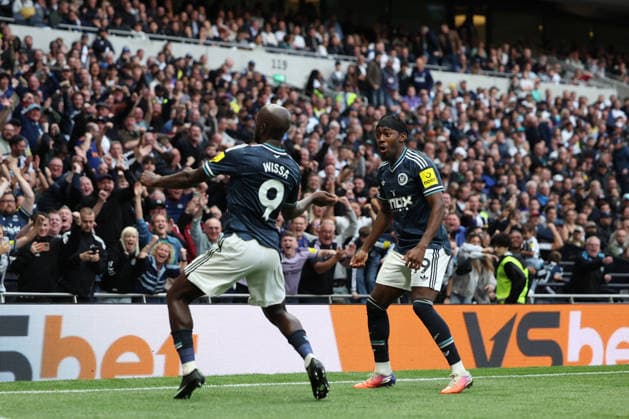 Tottenham Hotspur v Newcastle United, Premier League Yoane Wissa celebrates with Anthony Elanga of Newcastle United after scoring the second goal during the Tottenham Hotspur v Newcastle United Premier League match at the Tottenham Hotspur Stadium, London, England on 29 August 2026 Credit: Tiego Grenho Every Second Media Editorial use only. All images are copyright Every Second Media Limited. No images may be reproduced without prior permission. All rights reserved. Premier League and Football League images are subject to licensing agreements with Football DataCo Limited. see https: www.football-dataco.com Copyright: xIMAGO EveryxSecondxMediax ESM-2123-0036 TiegoxGrenhox xEveryxSecondxMediax