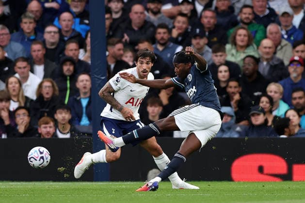 London, England, 29th August 2026. Anthony Elanga of Newcastle United scoring his sides opening goal during the Tottenham Hotspur vs Newcastle United Premier League match at the Tottenham Hotspur Stadium, London. Picture credit should read: David Klein Sportimage EDITORIAL USE ONLY. No use with unauthorised audio, video, data, fixture lists, club league logos or live services. Online in-match use limited to 120 images, no video emulation. No use in betting, games or single club league player publications. SPI_026_DK_Spurs_Newcastle SPI-4941-0026