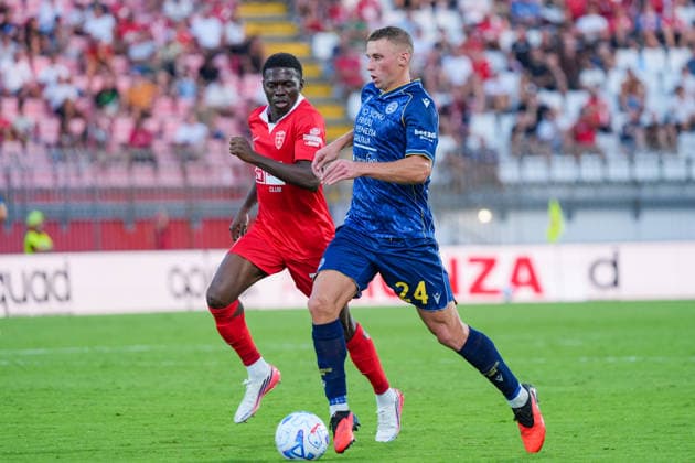 IPA87906460 - Jakub Piotrowski (Udinese Calcio) during the AC Monza vs. Udinese Calcio Italian Serie A soccer match in Monza, Italy, on August 29, 2026  Copyright: xLucaxRossini IPAxSportx xx 87906460