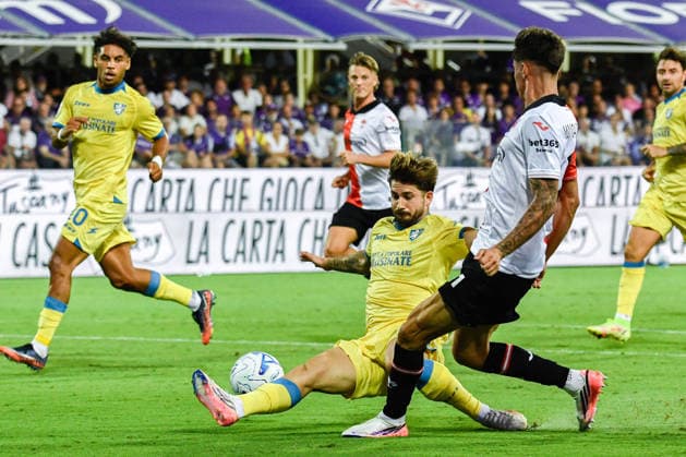IPA87906423 - Victor Valdepenas Talavera (Fiorentina) was fouled by Romano Christian Schmid (Frosinone) during the ACF Fiorentina vs. Frosinone Calcio Serie A soccer match in Florence, Italy, on August 29, 2026  Copyright: xFabioxFagiolini IPAxSportx xx 87906423