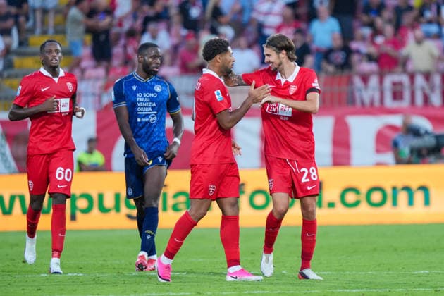 IPA87906450 - Gustavo Varela (AC Monza) celebrates his goal with Andrea Colpani (AC Monza) during the AC Monza vs. Udinese Calcio Italian Serie A soccer match in Monza, Italy, on August 29, 2026  Copyright: xLucaxRossini IPAxSportx xx 87906450